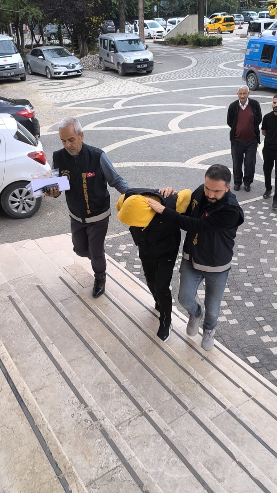 Akşehir polisinden zehir taciri operasyonu