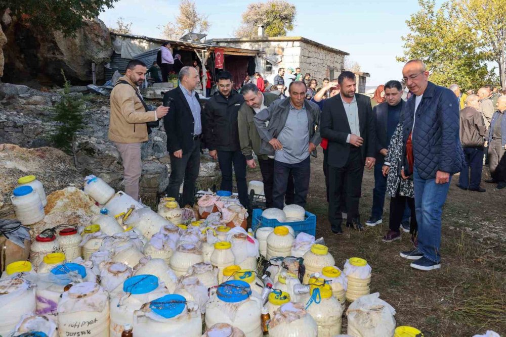 Konya'da 'Mağaradan Peynir Çıkarma' Şöleni