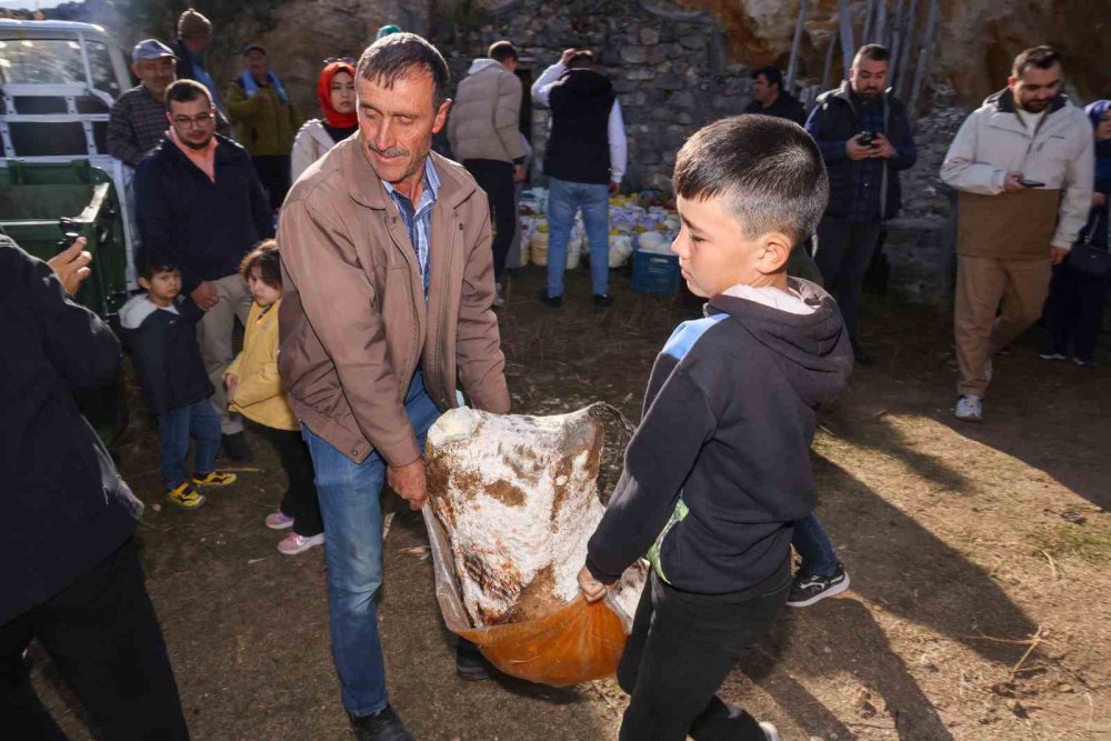 Konya'da 'Mağaradan Peynir Çıkarma' Şöleni