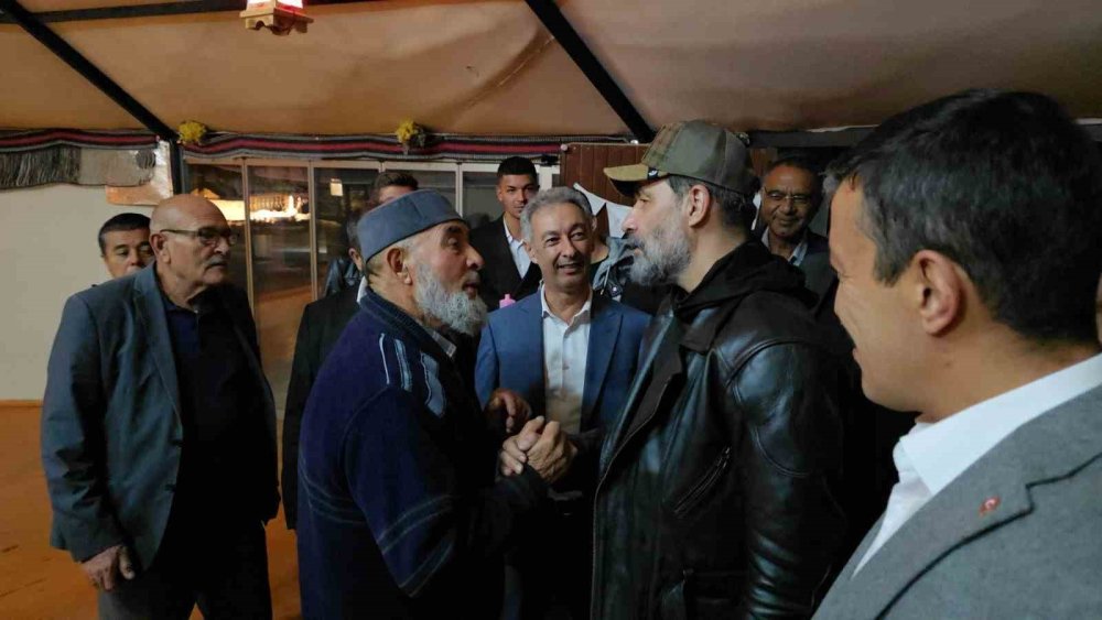 Sanatçı Uğur Işılak’tan Tuz Gölü Obası’na ziyaret