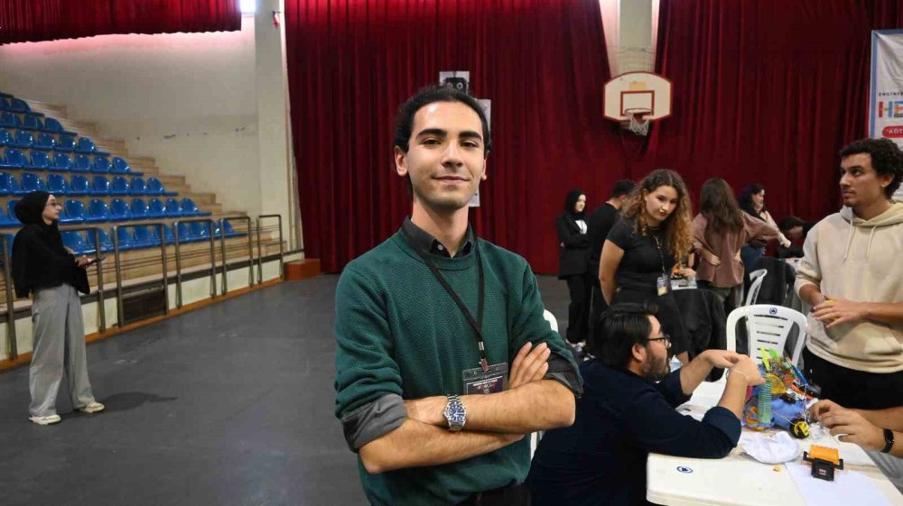 Türkiye’nin en çirkin robotları sahneye çıktı