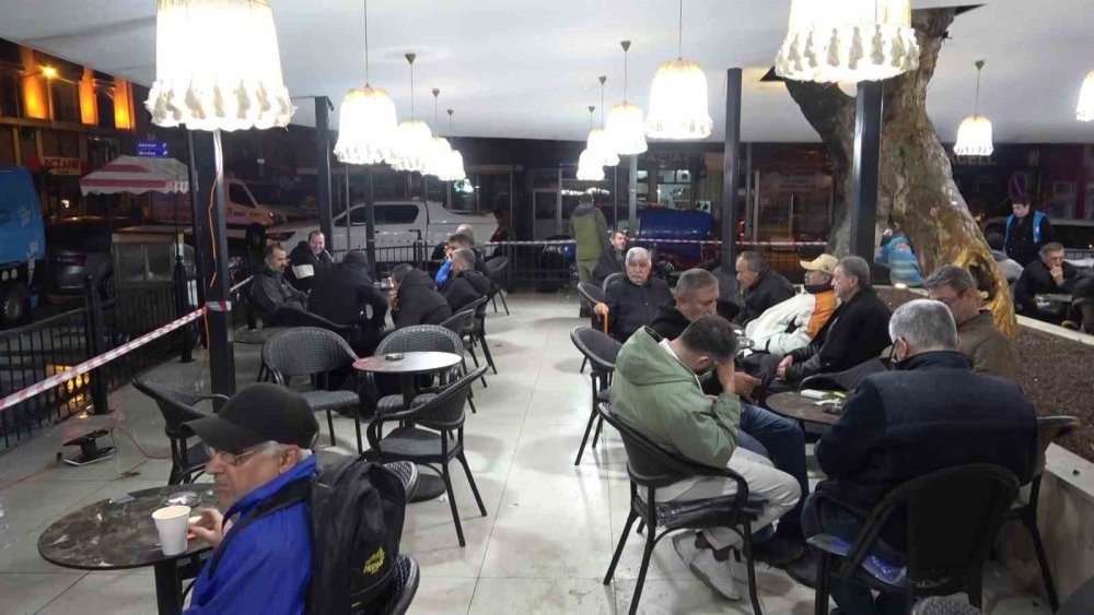 Deprem Bölgesinde Artçı Sarsıntı Uyarısı Devam Ediyor