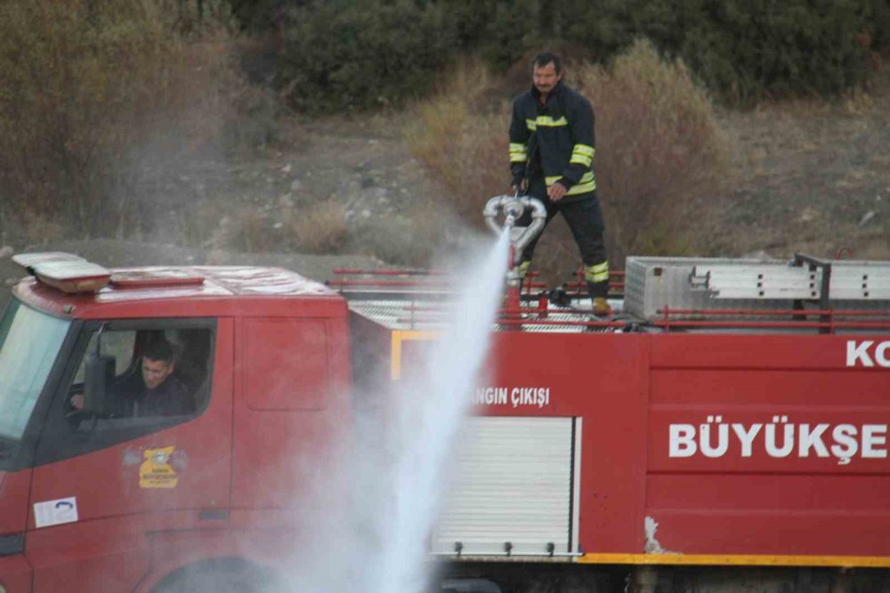 Konya'da Orman Yangını Tehlikesi Ucuz Atlatıldı: Hızlı Müdahale Felaketi Önledi!