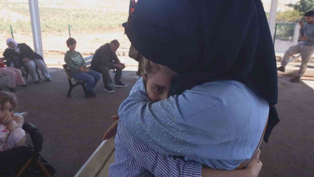 Türkiye’de doğdu, Suriye'ye ağlayarak döndü