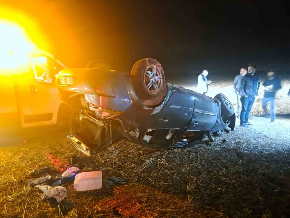 Traktöre çarpmamak için aracını feda etti