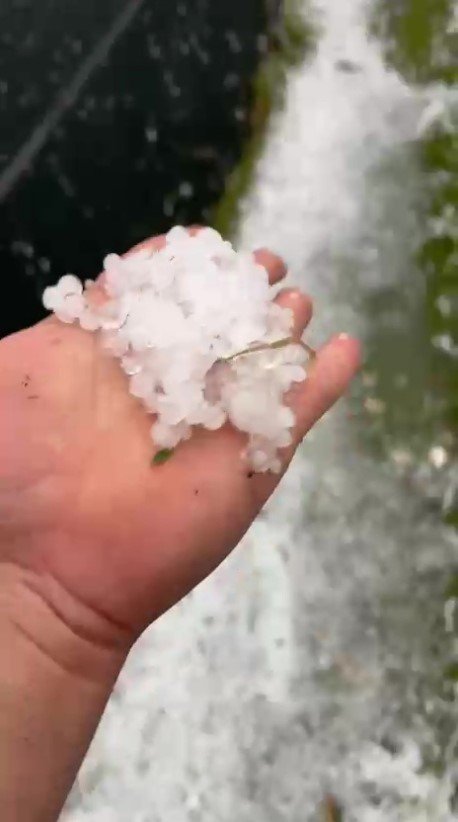 Yağış sonrası görenler Antalya'ya kar yağdı sandı