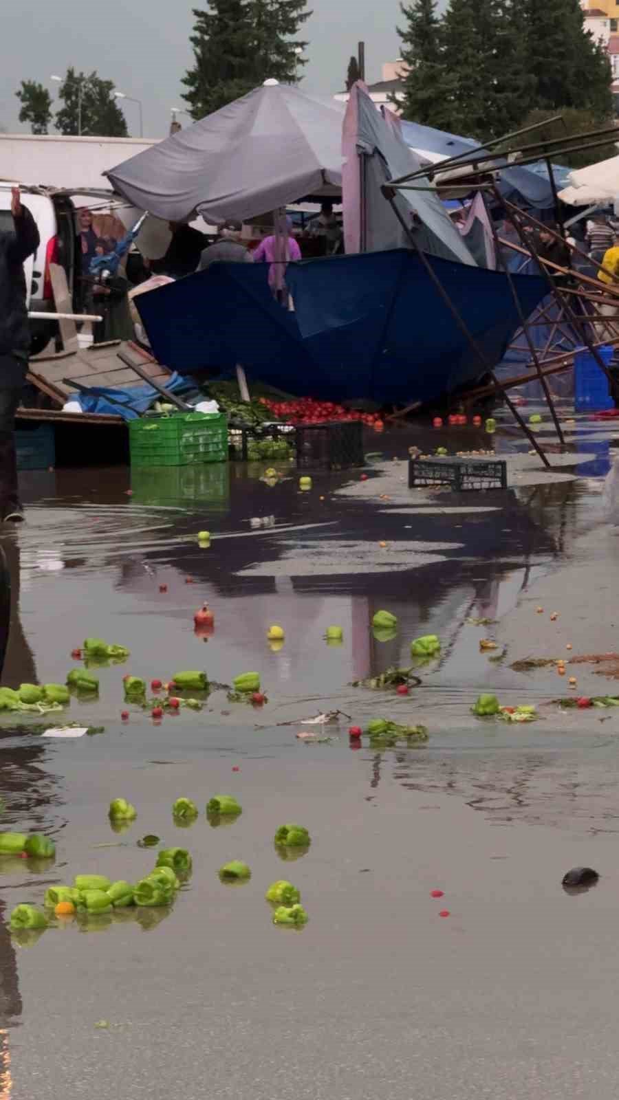 Yağış sonrası görenler Antalya'ya kar yağdı sandı