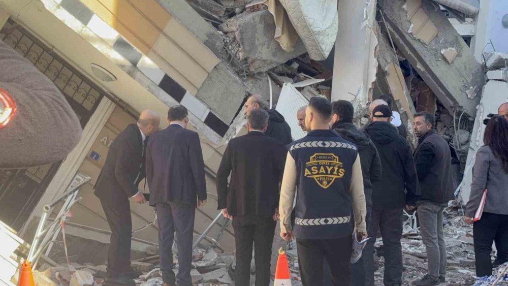 Kapsamlı İnceleme Başlatıldı: Arslan Apartmanı Neden Çöktü?