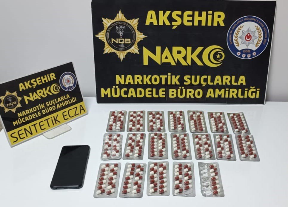 Polis Takibi Sonuç Verdi: 300 Hap ve Sahte Kimlik Ele Geçirildi