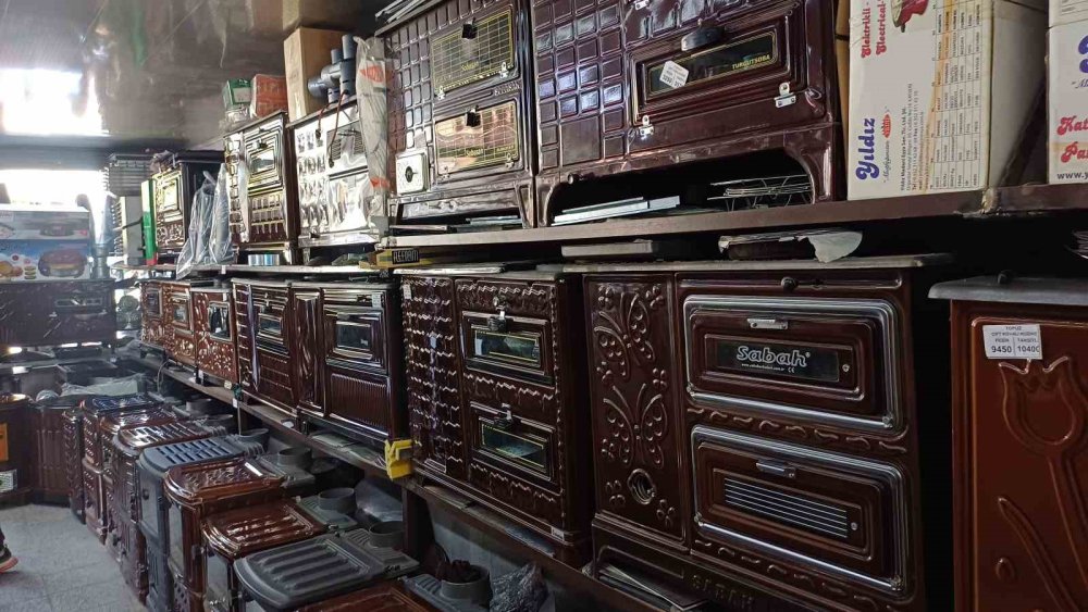 Soğukların Etkisiyle Sobacılarda Yoğunluk: Yeni Trend Pelet Sobalar