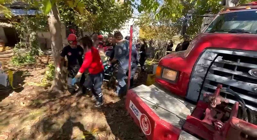 12 metrelik kuyuya düşen yaşlı adam ölümden döndü