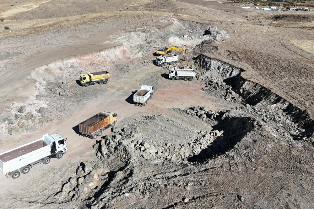 15 mahalleyi ilgilendiren 213 milyon TL’lik yol