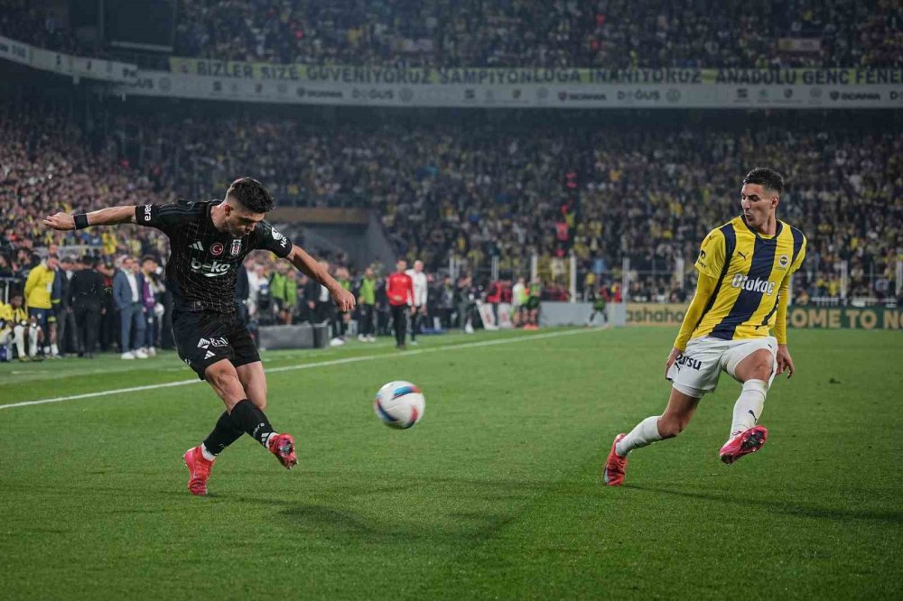 Fenerbahçe'nin Yabancı Teknik Direktör Laneti: Tedesco Tarihi Değiştirebilecek mi?