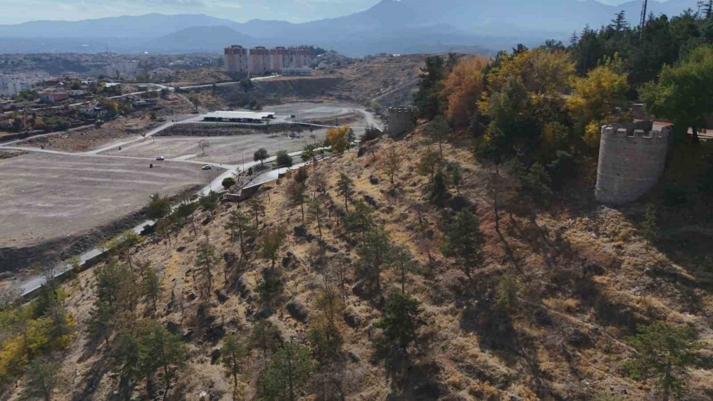 Roma'nın İhtişamı Bit Pazarı'nın Altından Çıktı: Hipodrom Keşfi!