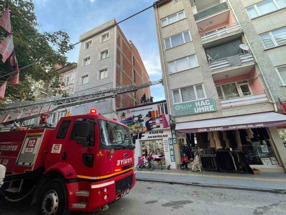 Polisten kaçarken Noel Baba oldu