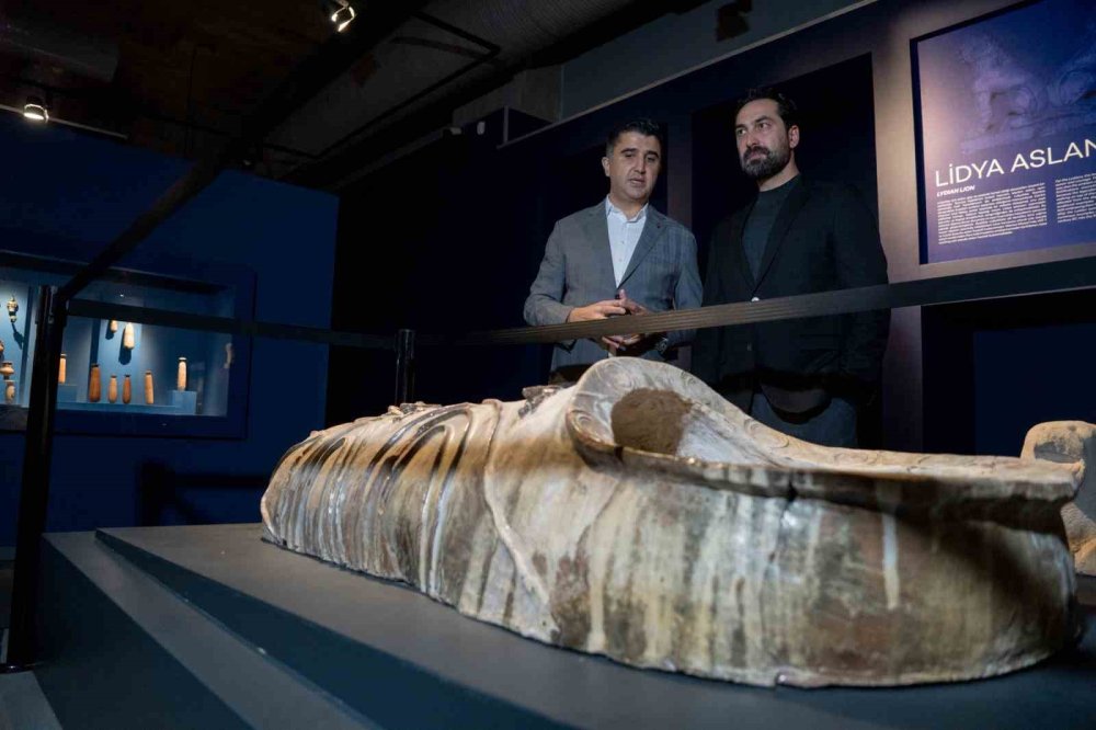 Sardes Antik Kenti’nde Gece Müzeciliği Başladı: Binlerce Yıllık Tarih Işıklarla Canlanıyor