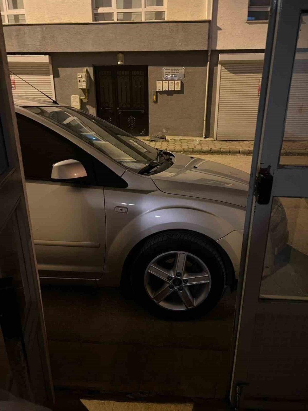 Yine otopark sorunu: Arabasını park etti vatandaş evine giremedi