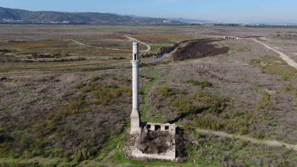 İzmir'in Can Damarı Alarm Veriyor: Tahtalı, Dibi Gördü