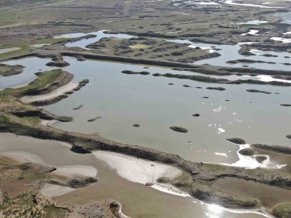İzmir'in Can Damarı Alarm Veriyor: Tahtalı, Dibi Gördü