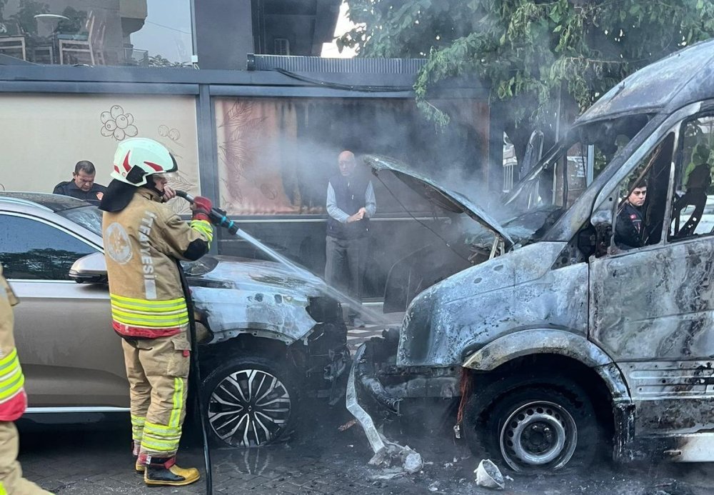 Öğrenci servisi yandı: 13 çocuk son anda kurtarıldı