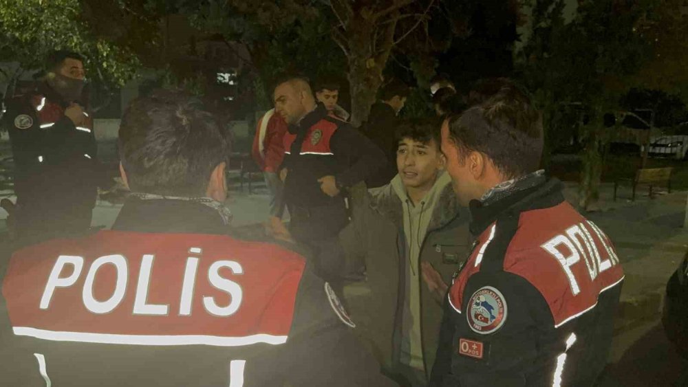 Parkta otururken hastanelik oldu