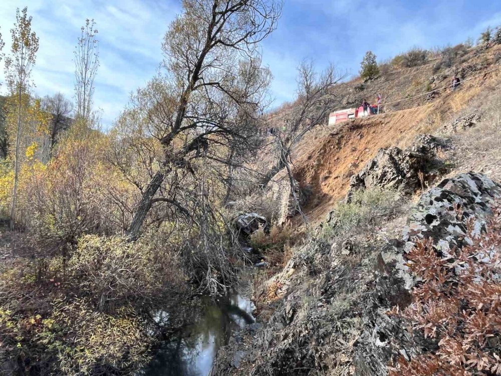 Son Dakika! Hadim'de Öğrenci Servisi Faciası: 14 Yaralı, 4'ü Ağır