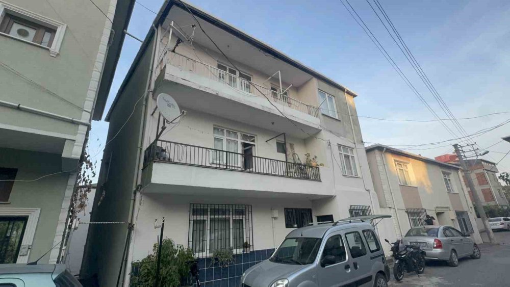 Kocaeli tek tek yıkılıyor: Bir bina daha boşaltıldı