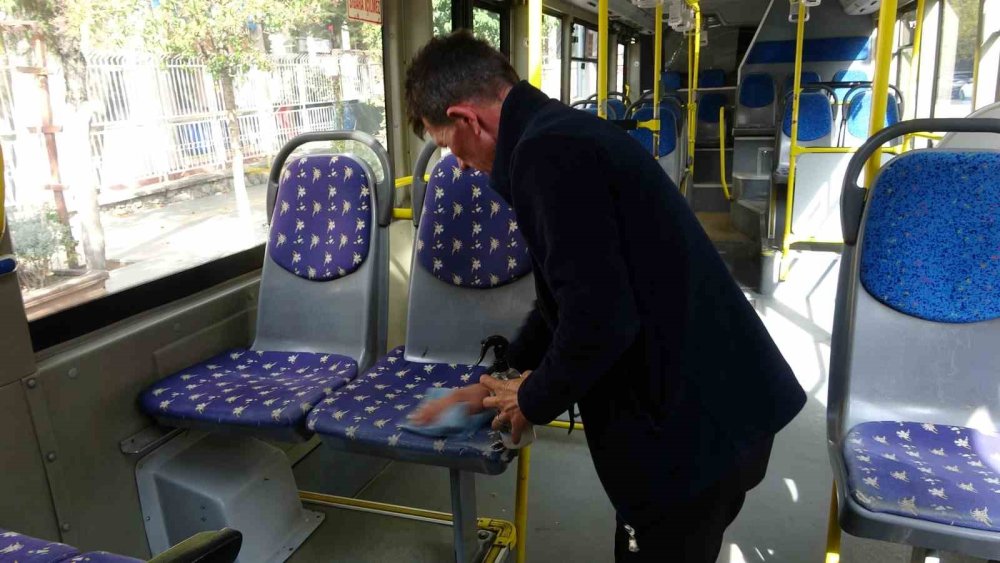 Yaralı köpeği kurtarmak için seferini yarıda bıraktı