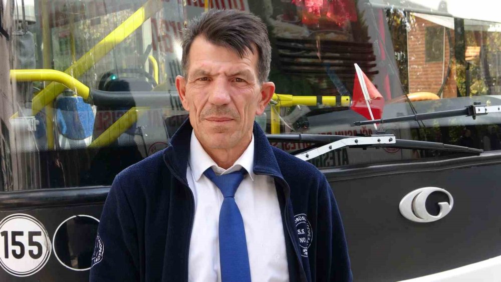 Yaralı köpeği kurtarmak için seferini yarıda bıraktı