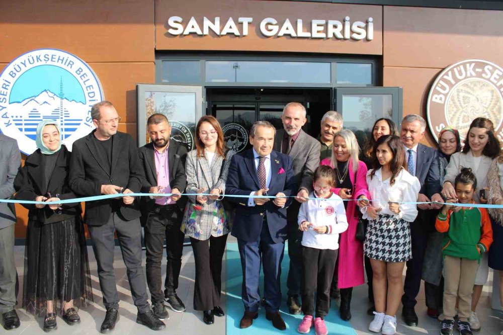 Doğa gezisini sanata dönüştürdü