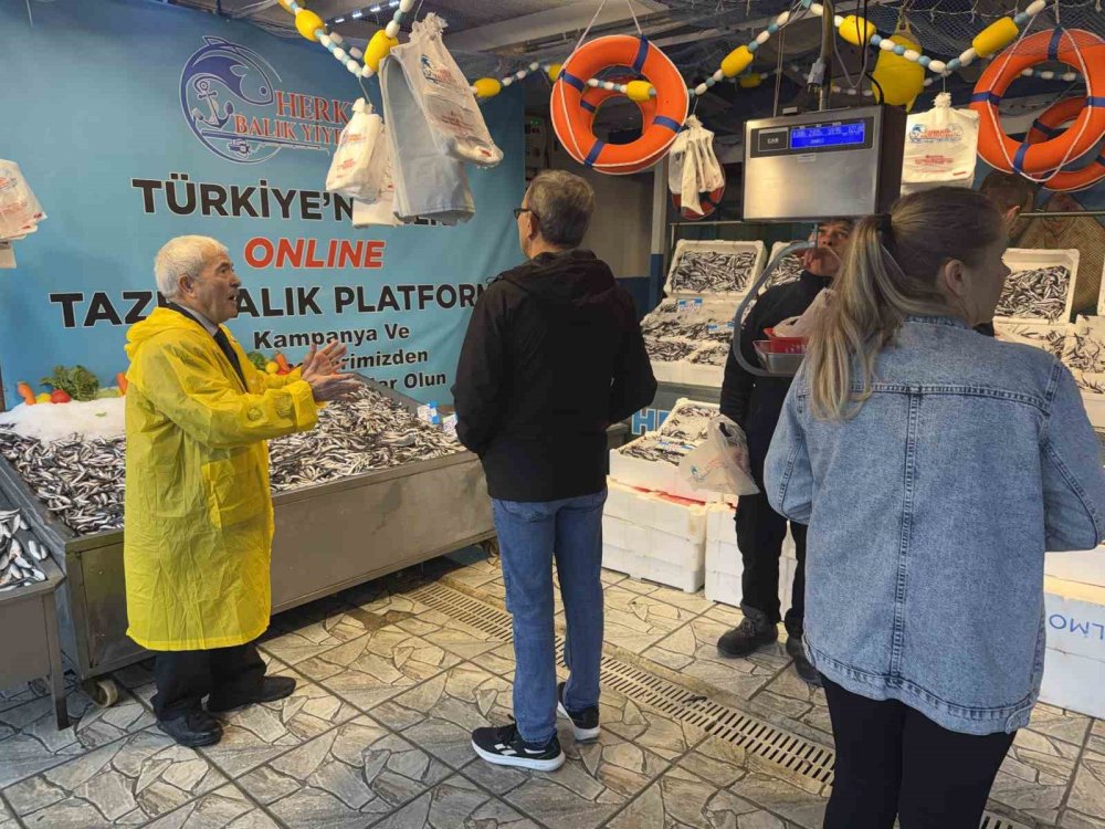 Hamsi fiyatı yüzleri güldürdü: 30 liralık düşüş