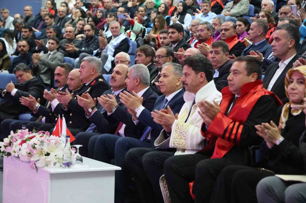 Selçuk Üniversitesi'nin 2026 Akademik Yılı Açılışına Bakan Yerlikaya Katıldı