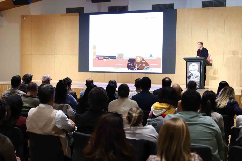 Çatalhöyük'ün 25 Yıllık Mimarı Ian Hodder: "Konya Turizmine Katkı Amacımızdı"