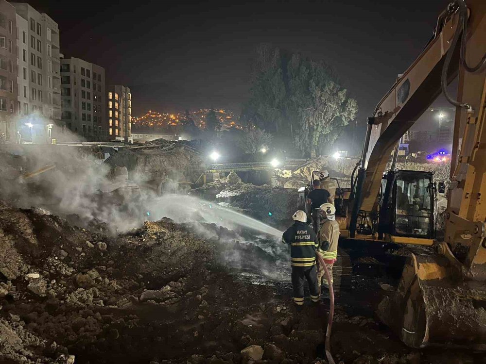Deprem Konutları Bölgesinde Altyapı Kazası: Doğal Gaz Borusu Patladı