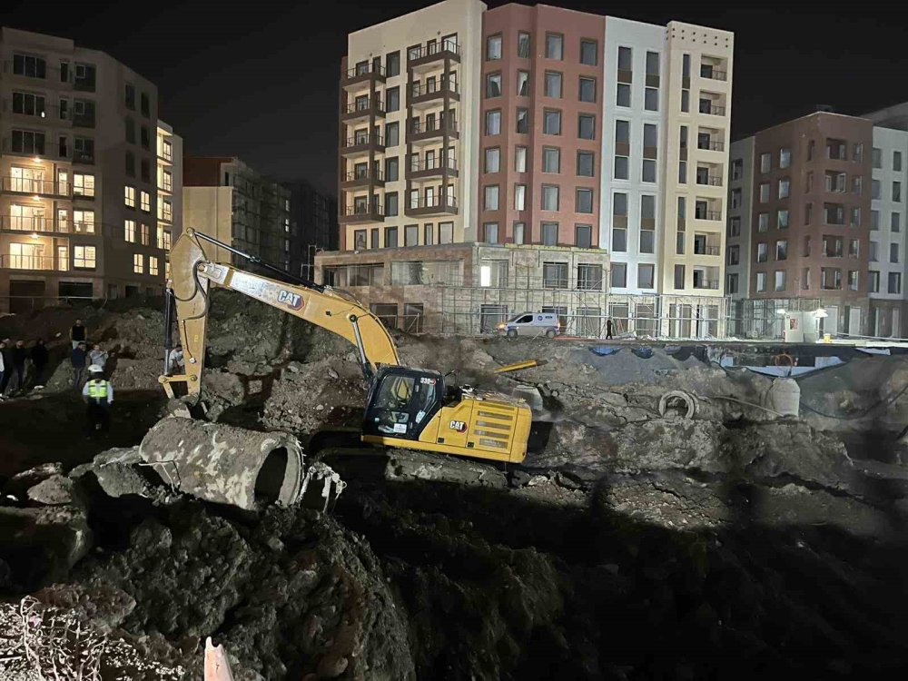 Deprem Konutları Bölgesinde Altyapı Kazası: Doğal Gaz Borusu Patladı