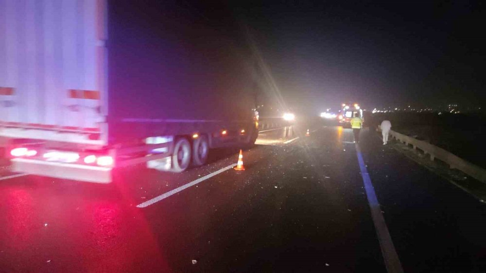 Freni boşaldı 39 yolcusuyla otomobile çarptı