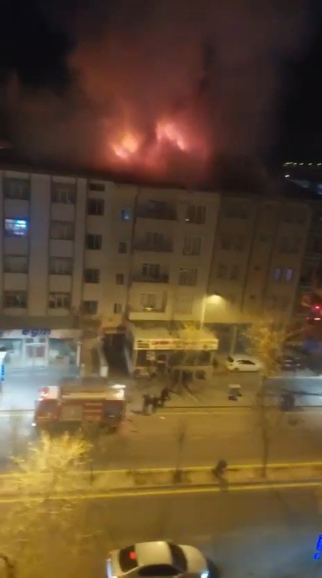 Yangın söndü kavga alevlendi