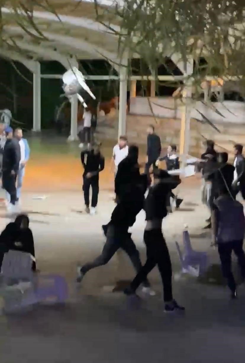 Antalya'da düğün alanı savaş alanına döndü