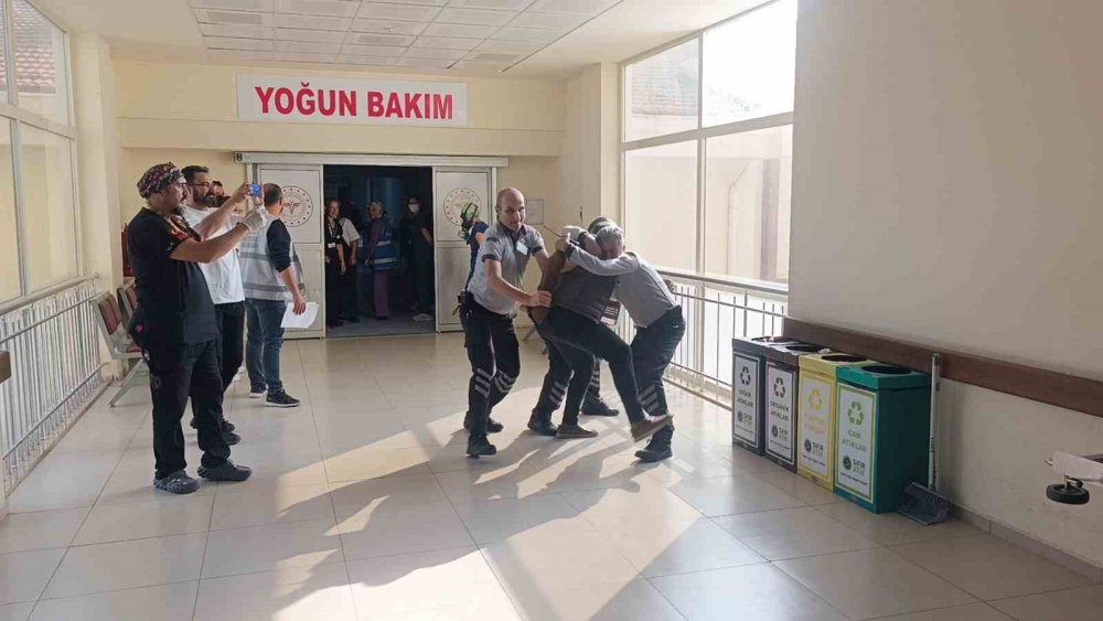 Bu kadar gerçeklik de fazla! Gönüllülerden Hollywood performansı