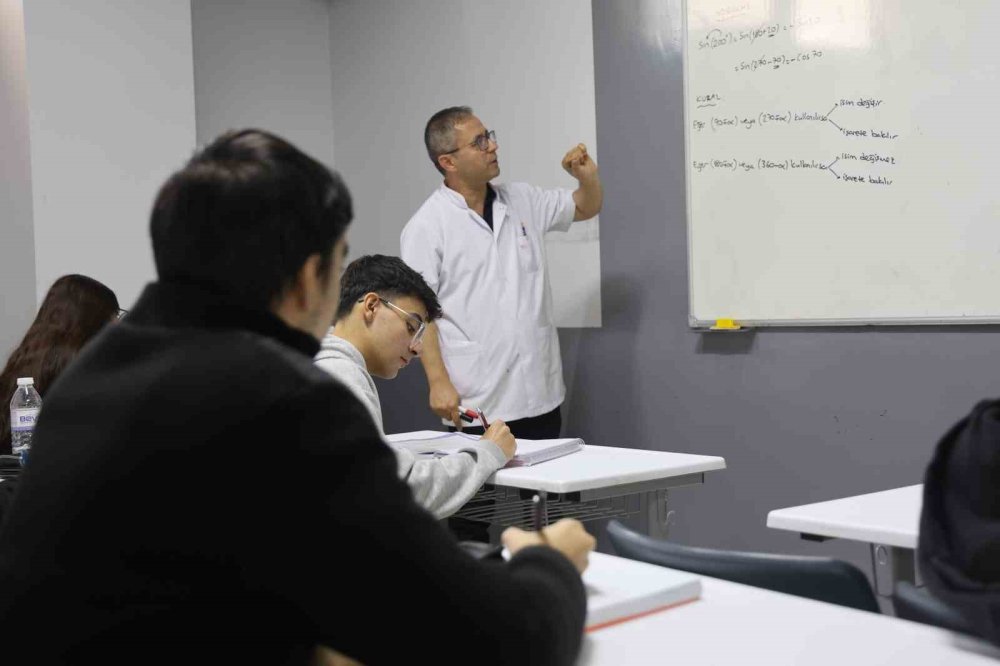 Ekran Bağımlılığı Uyarısı: Ara Tatilde Disiplin Bozulmasın!