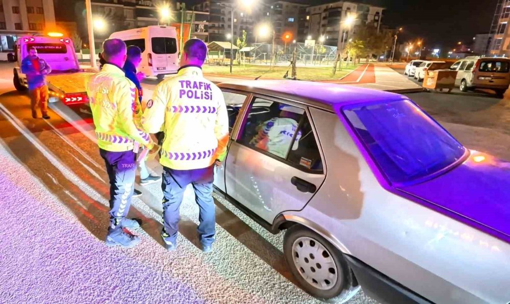 Yine Aksaray yine olay! Aracı bırakıp yaya olarak kaçtı