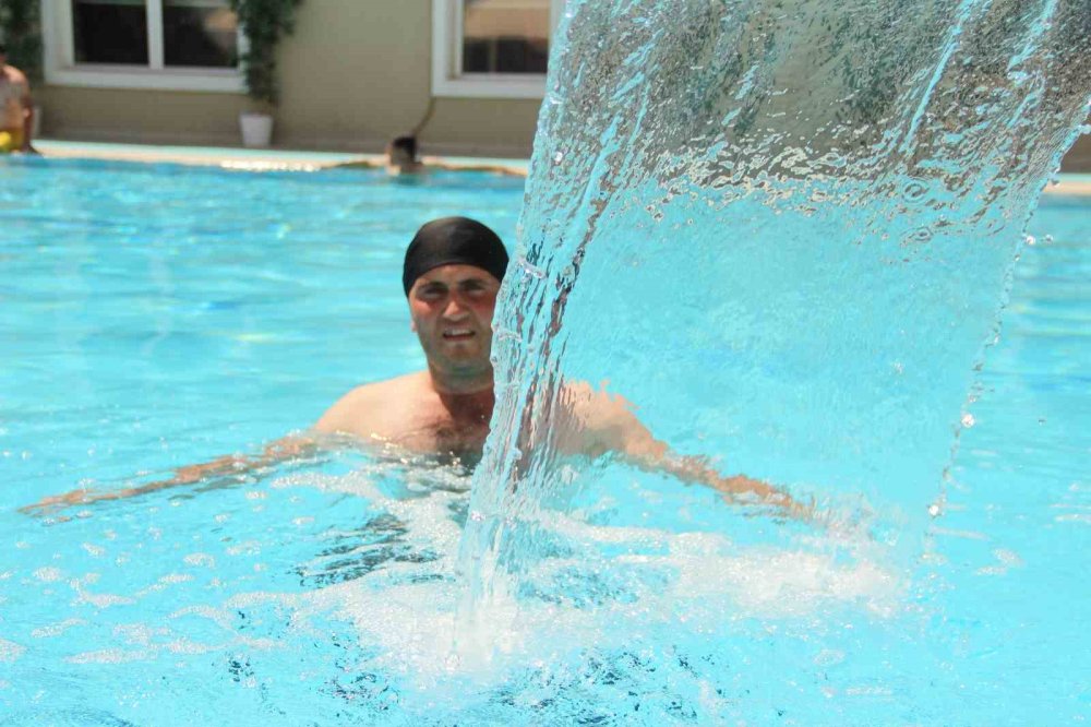 Ara Tatilde Hem Şifa Hem Huzur: Tatilciler Afyon'a Akın Etti