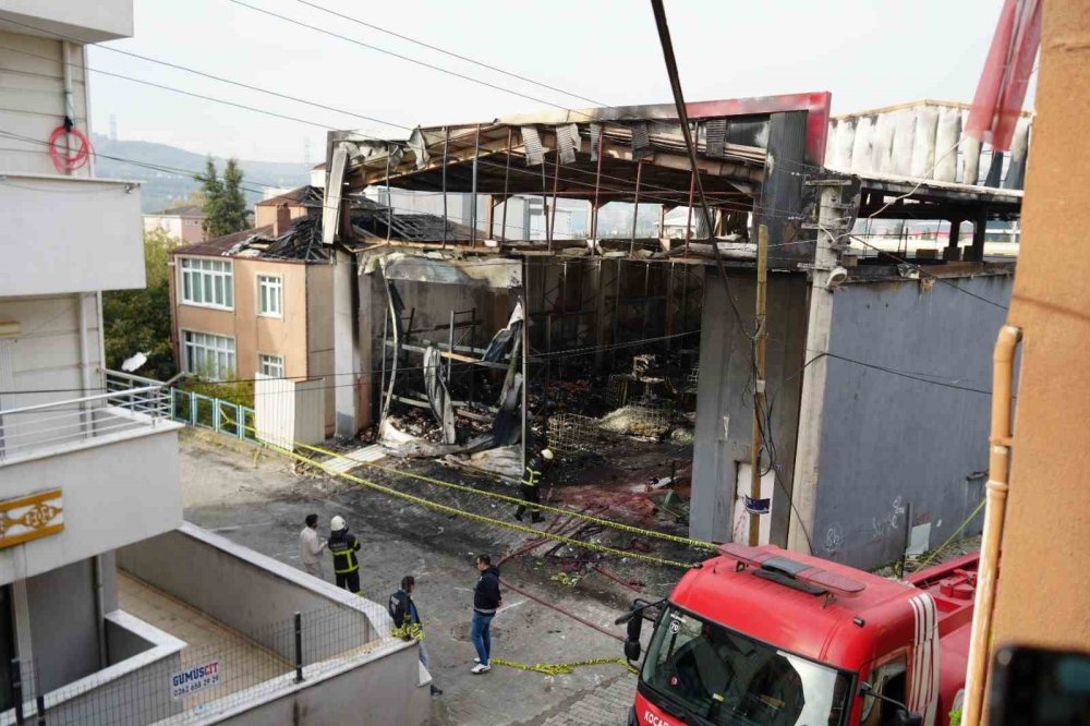 Dilovası'ndaki Patlama Anını Gözyaşlarıyla Anlattı: Ateşten Kimse Kimseyi Görmedi