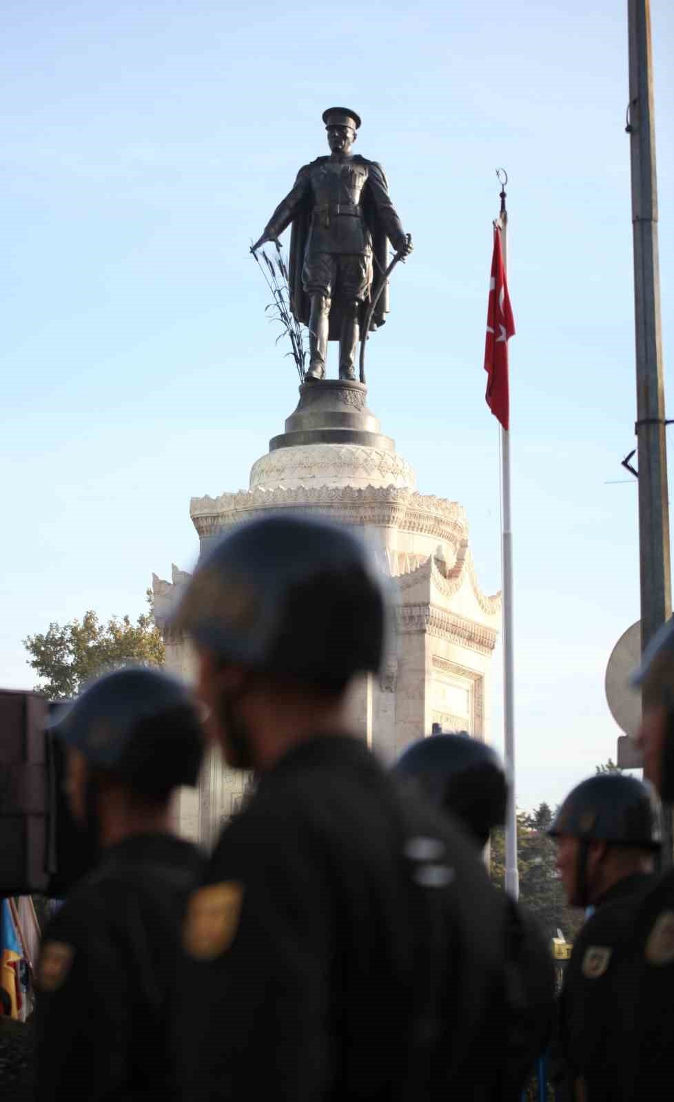 Konya'da Atatürk'ü Anma Törenleri: Ata'ya Saygı Zinciri