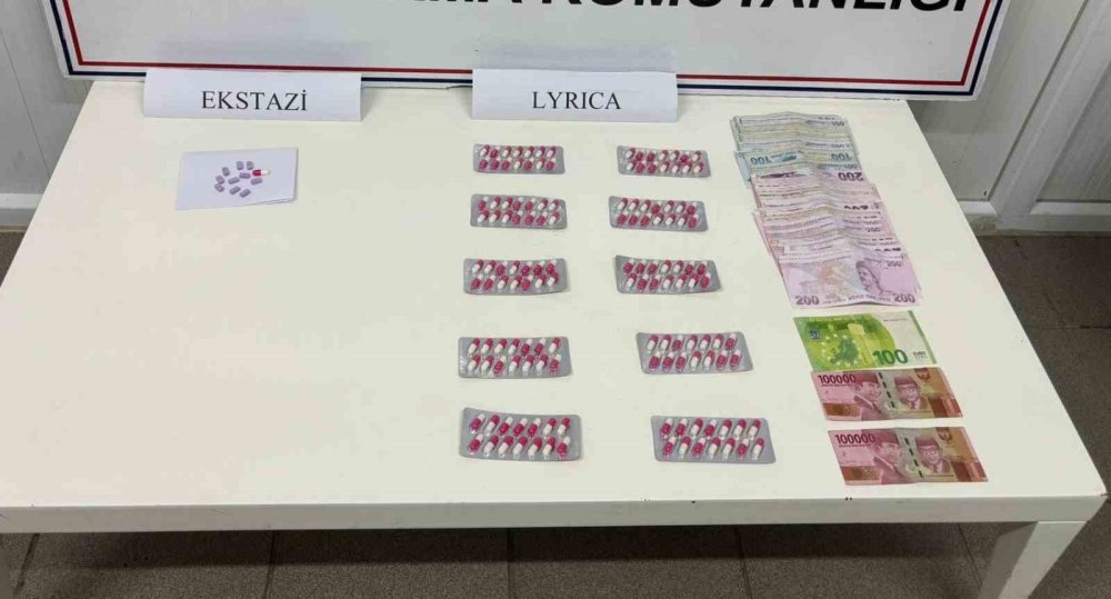 Semt Pazarında 'Baharatçı' Kılığında Zehir Taciri