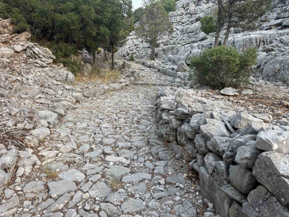 Tarihin İzinde Eşsiz Bir Keşif: Akseki-Sarıhacılar Kervan Yolu