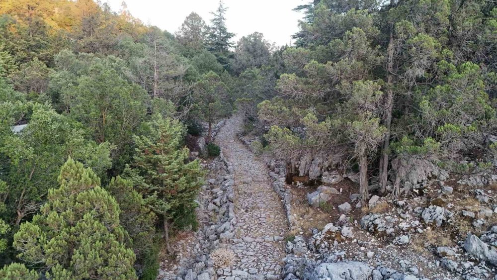 Tarihin İzinde Eşsiz Bir Keşif: Akseki-Sarıhacılar Kervan Yolu