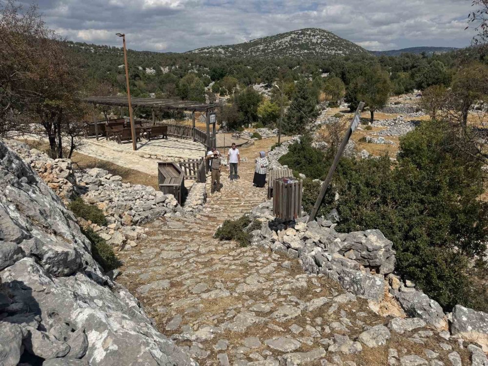 Tarihin İzinde Eşsiz Bir Keşif: Akseki-Sarıhacılar Kervan Yolu