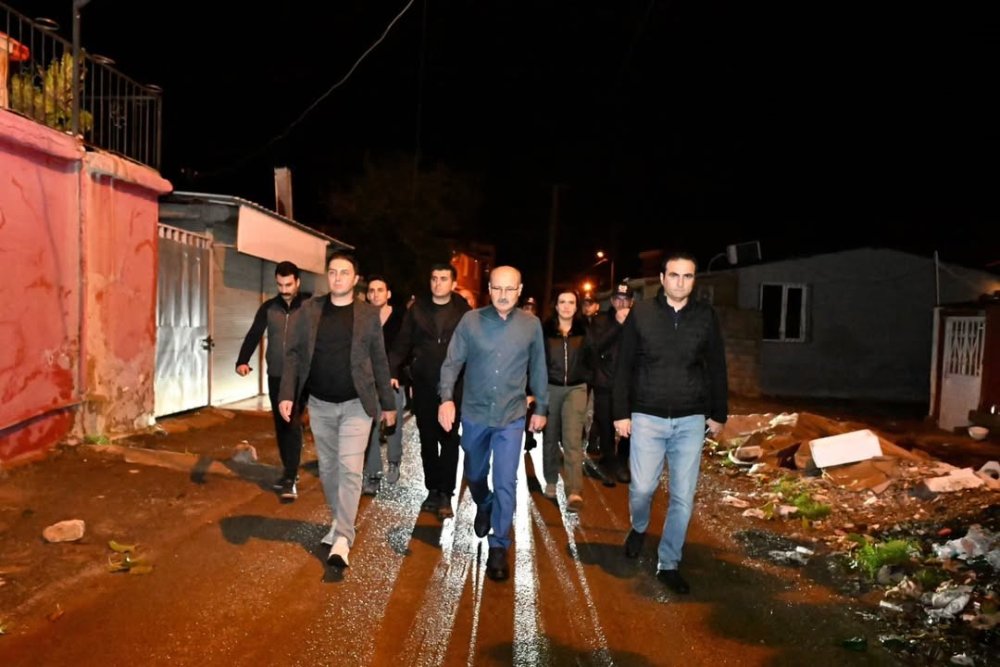 Emniyet Müdürü'nün Üzerine Sürülen Araç Ateşle Durduruldu