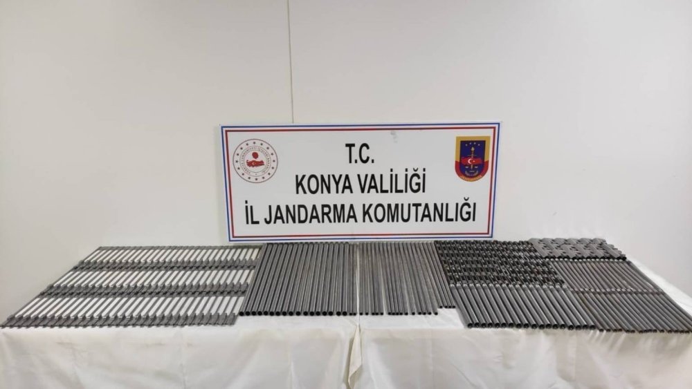 Ağaçların Arasına Saklanmış Silah Deposunu Jandarma Buldu